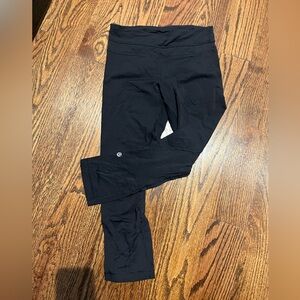 Lululemon. Run Inspire Crop. Black. Size 4.